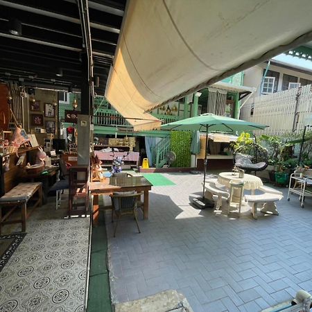 Green Teak House Bangkok Exterior photo