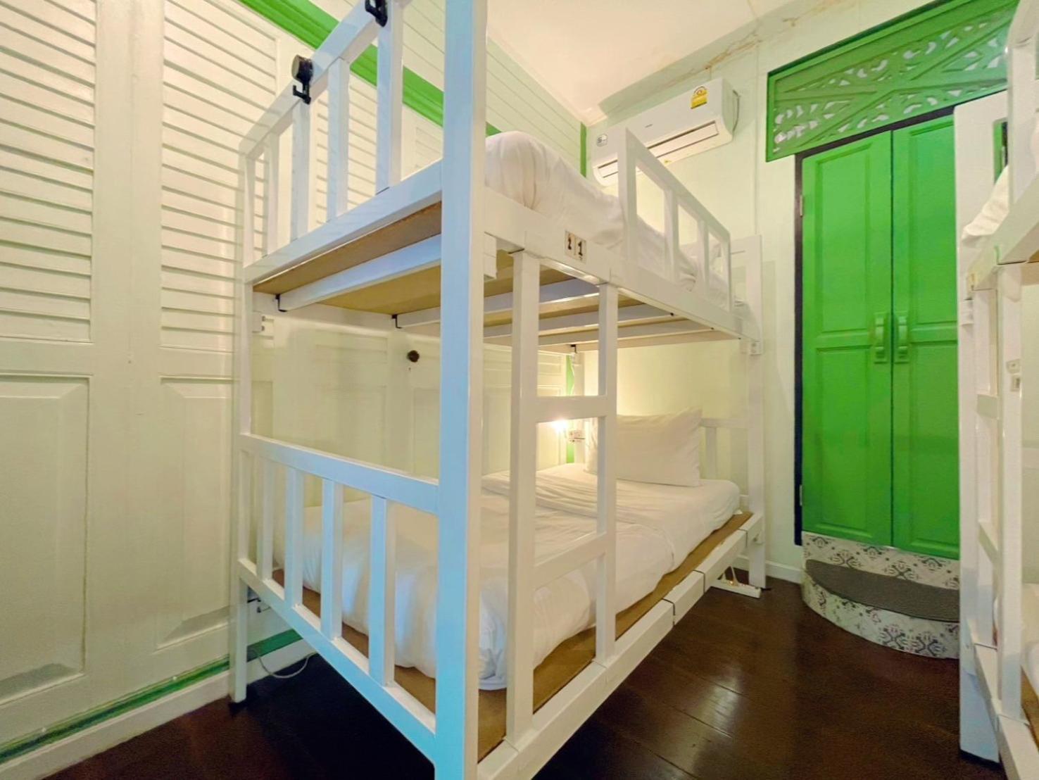 Green Teak House Bangkok Exterior photo