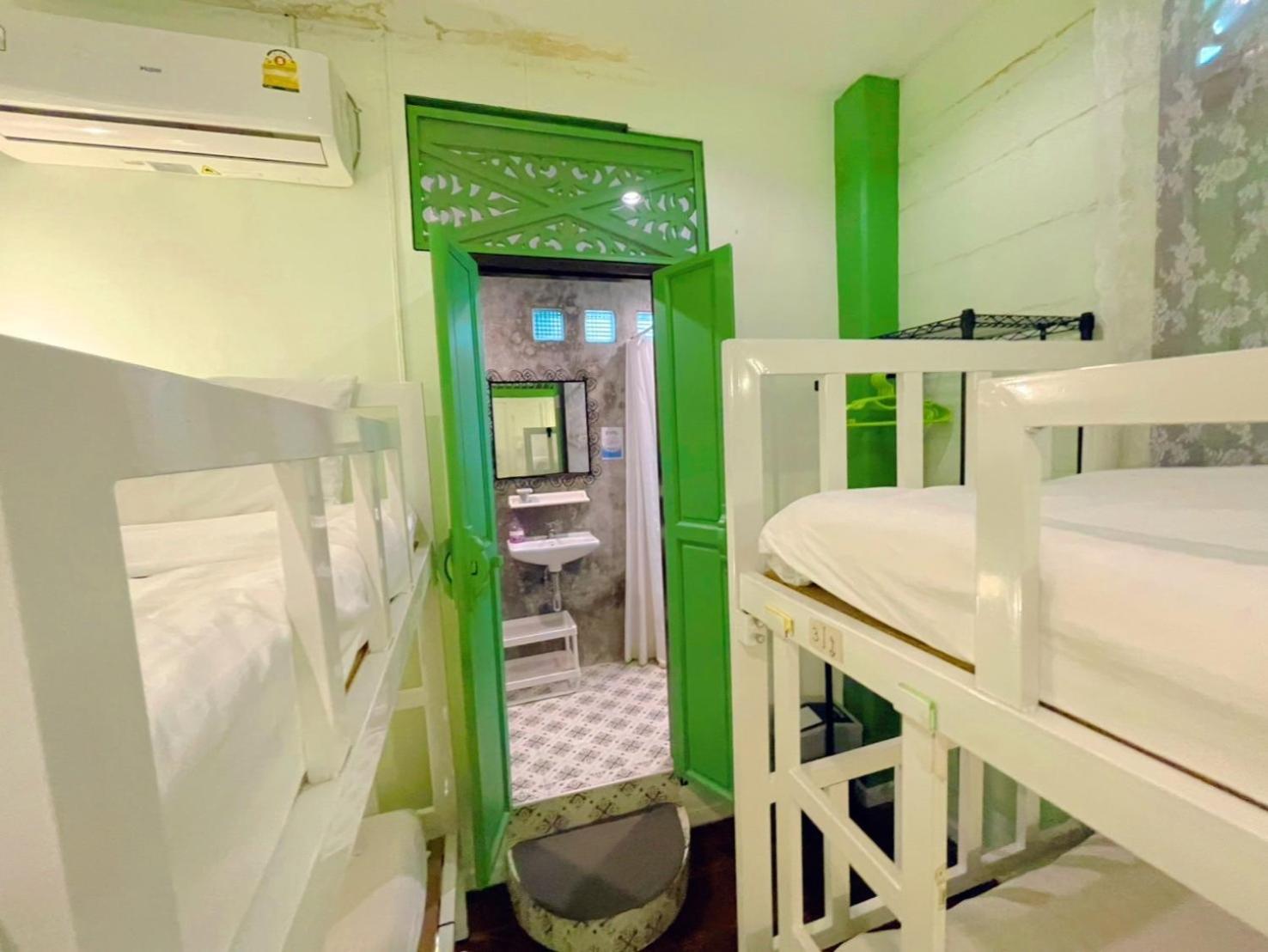 Green Teak House Bangkok Exterior photo