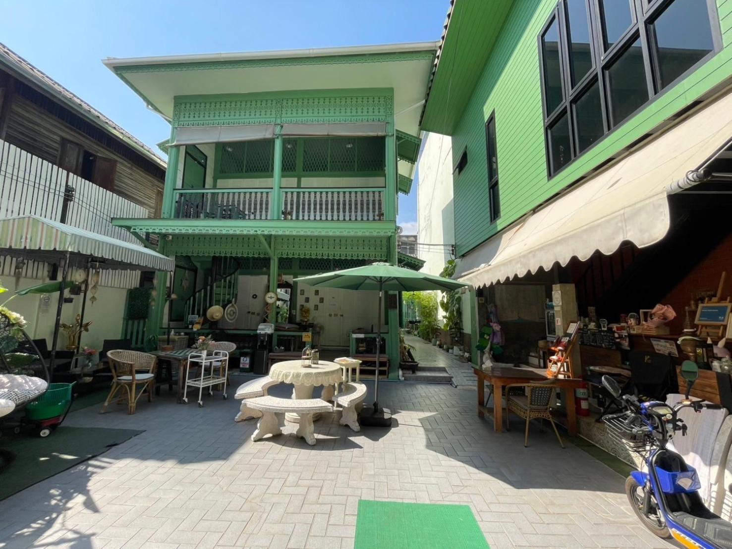 Green Teak House Bangkok Exterior photo