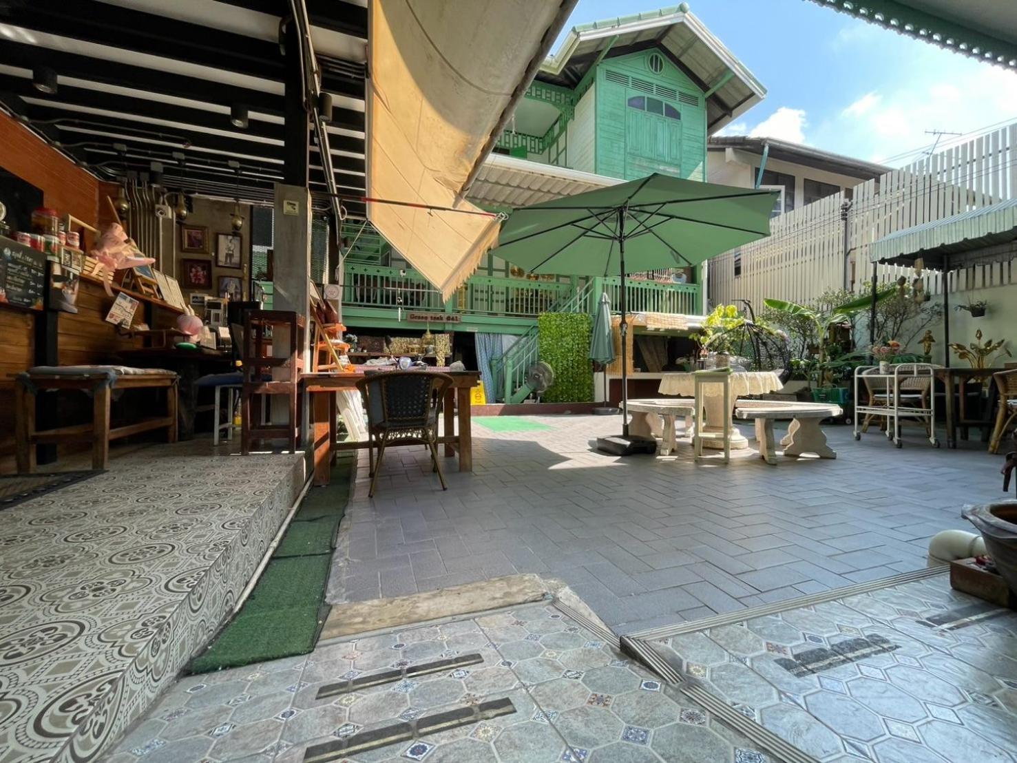 Green Teak House Bangkok Exterior photo