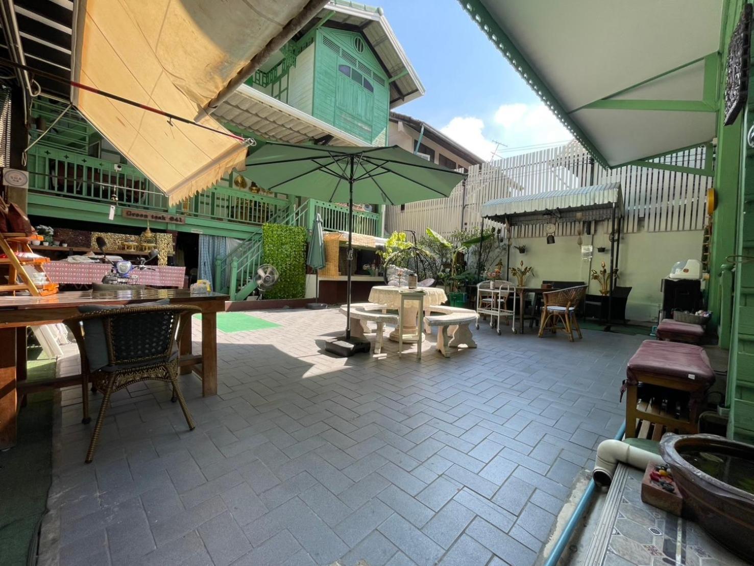 Green Teak House Bangkok Exterior photo