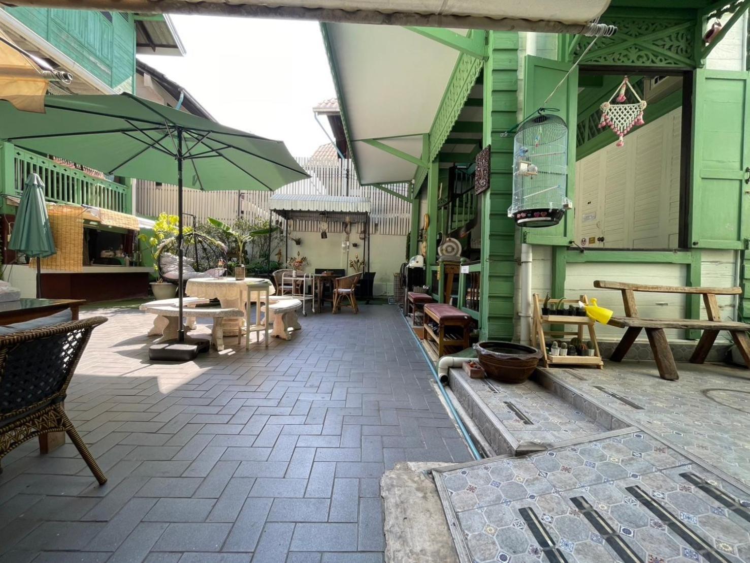 Green Teak House Bangkok Exterior photo
