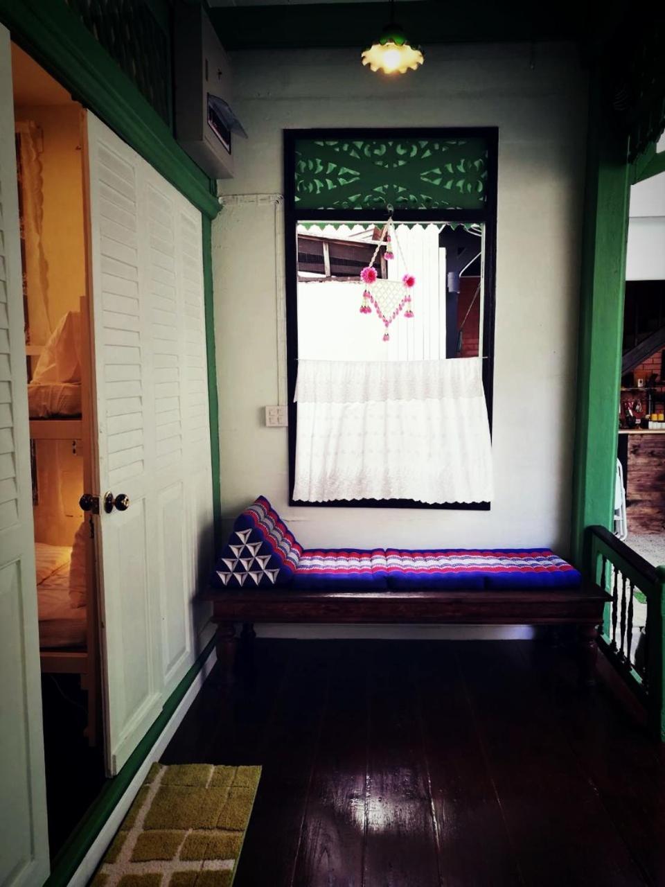 Green Teak House Bangkok Exterior photo
