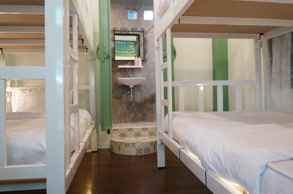 Green Teak House Bangkok Exterior photo