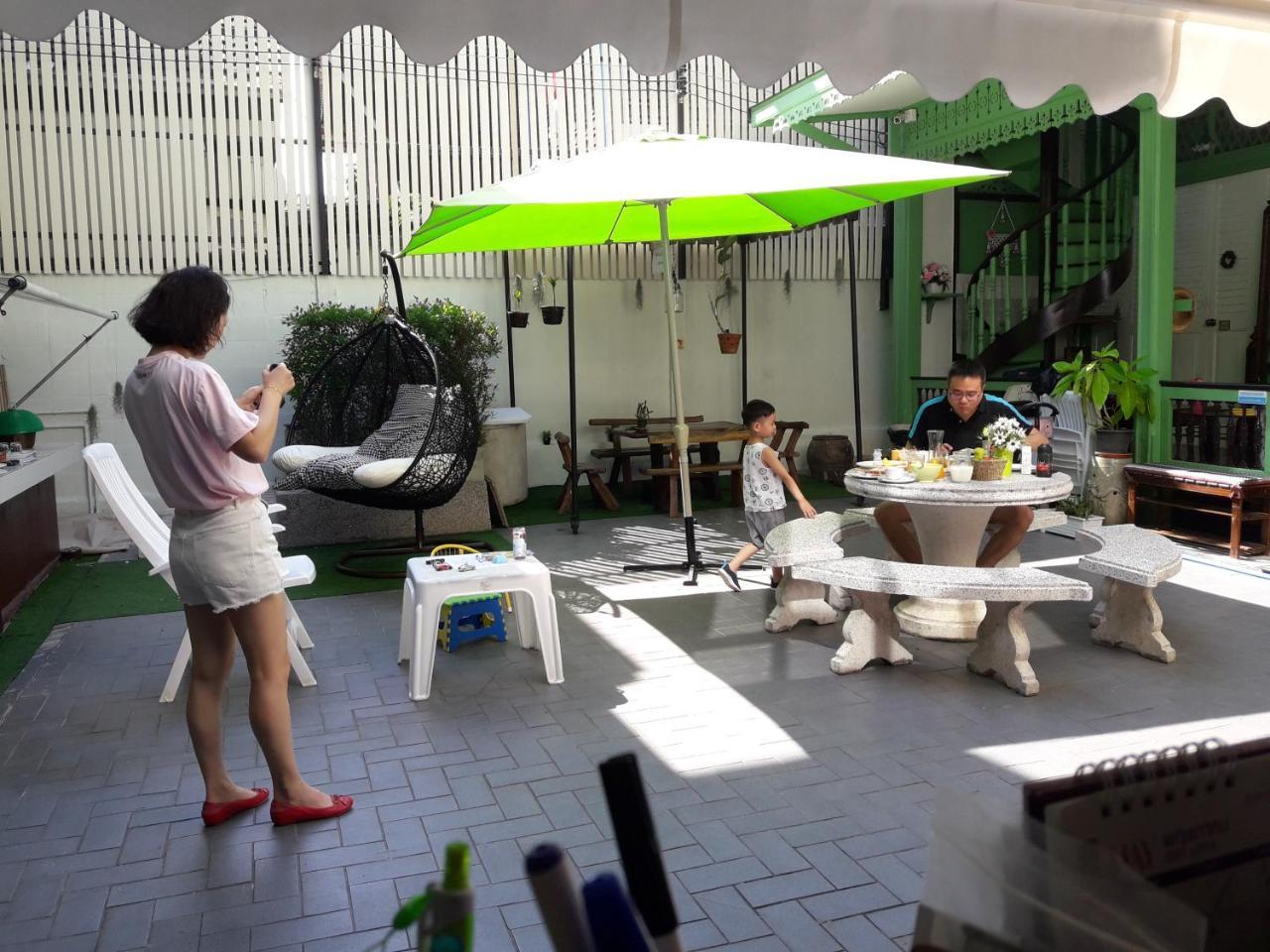 Green Teak House Bangkok Exterior photo